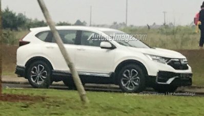 Honda CR-V Turbo Facelift 2021 Sudah Sampai di Indonesia! Honda CR-V Turbo Facelift 2021 Sudah Sampai di Indonesia!