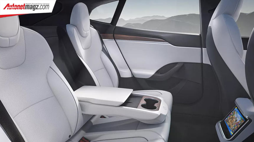 Mobil Baru, tesla-model-s-2022-interior-rear: Tesla Model S 2022, Jadi Semakin Futuristis?