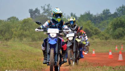 Cara Mengendarai Motor Off-Road Pakai Yamaha WR 155 R Cara Mengendarai Motor Off-Road Pakai Yamaha WR 155 R