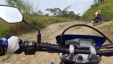 Cara Mengendarai Motor Off-Road Pakai Yamaha WR 155 R Cara Mengendarai Motor Off-Road Pakai Yamaha WR 155 R