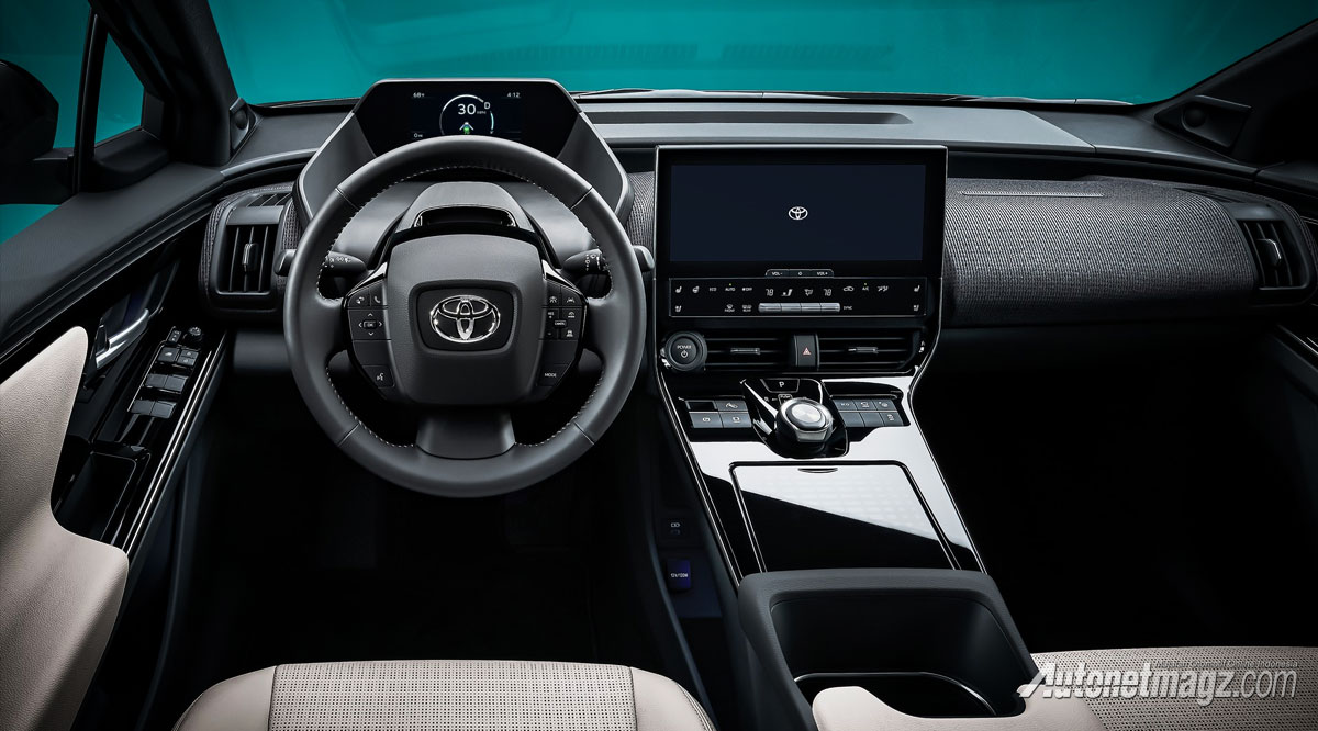Berita, interior-mobil-listrik-toyota-bz4x: Kejar Rival, Toyota Perkenalkan Konsep Mobil Listrik!