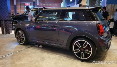 IIMS Hybrid 2021 : BMW dan MINI Hadirkan Dua Mobil Istimewa