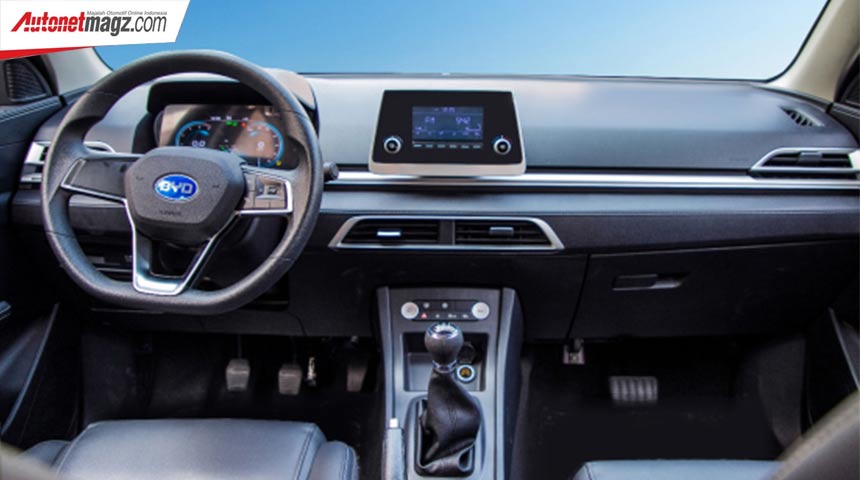 BYD, BYD-e3-manual-driving-school-car-2021-interior: BYD e3 EV Dengan Transmisi Manual?