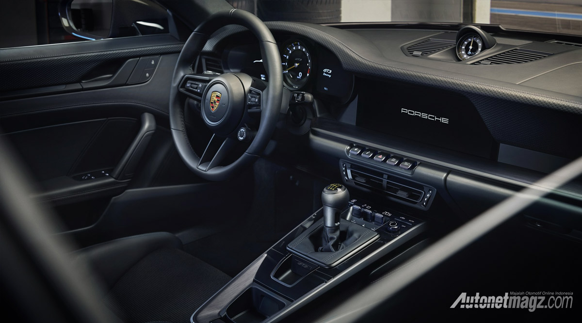 Berita, porsche-911-gt3-touring-interior: Porsche 911 GT3 Touring, Kencang Tanpa Pamer