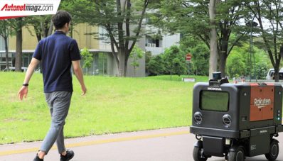 Honda dan Rakuten Demonstrasikan Robot Pengiriman Otomatis