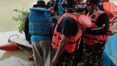 Peduli Lingkungan, Suzuki Bersihkan Sungai Cibitung Peduli Lingkungan, Suzuki Bersihkan Sungai Cibitung