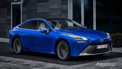 Sedan Mewah Lexus GS Bakal Bertenaga Hidrogen Sedan Mewah Lexus GS Bakal Bertenaga Hidrogen