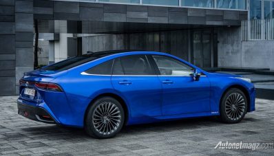 Sedan Mewah Lexus GS Bakal Bertenaga Hidrogen Sedan Mewah Lexus GS Bakal Bertenaga Hidrogen