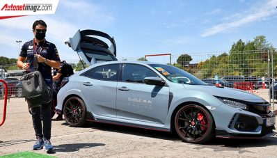 Honda Civic Type R Temani Pembalap Red Bull & Alpha Tauri Honda Civic Type R Temani Pembalap Red Bull & Alpha Tauri