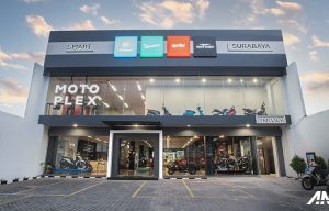 Dealer Premium Motoplex Piaggio Indonesia Menyapa Publik Surabaya
