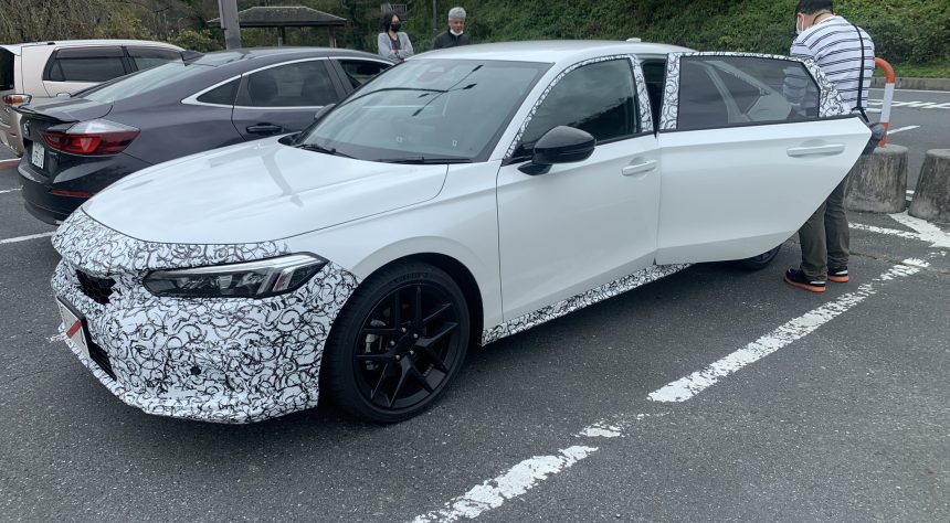 Sebuah Honda Civic Hatchback Diuji Jalan, Varian Hybrid? Sebuah Honda Civic Hatchback Diuji Jalan, Varian Hybrid?