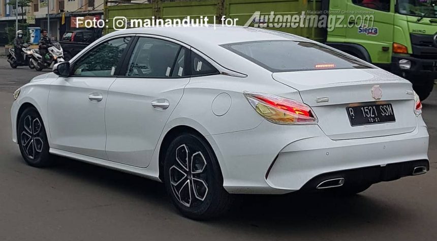 All New MG 5 Sedan Diuji Jalan, Masuk Kelas Mana? All New MG 5 Sedan Diuji Jalan, Masuk Kelas Mana?
