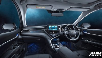 New Toyota Camry Hybrid : Tambah Fitur, Turun Harga