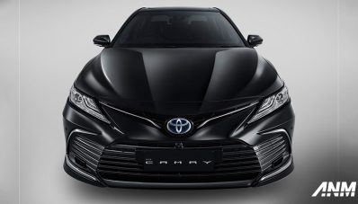 New Toyota Camry Hybrid : Tambah Fitur, Turun Harga