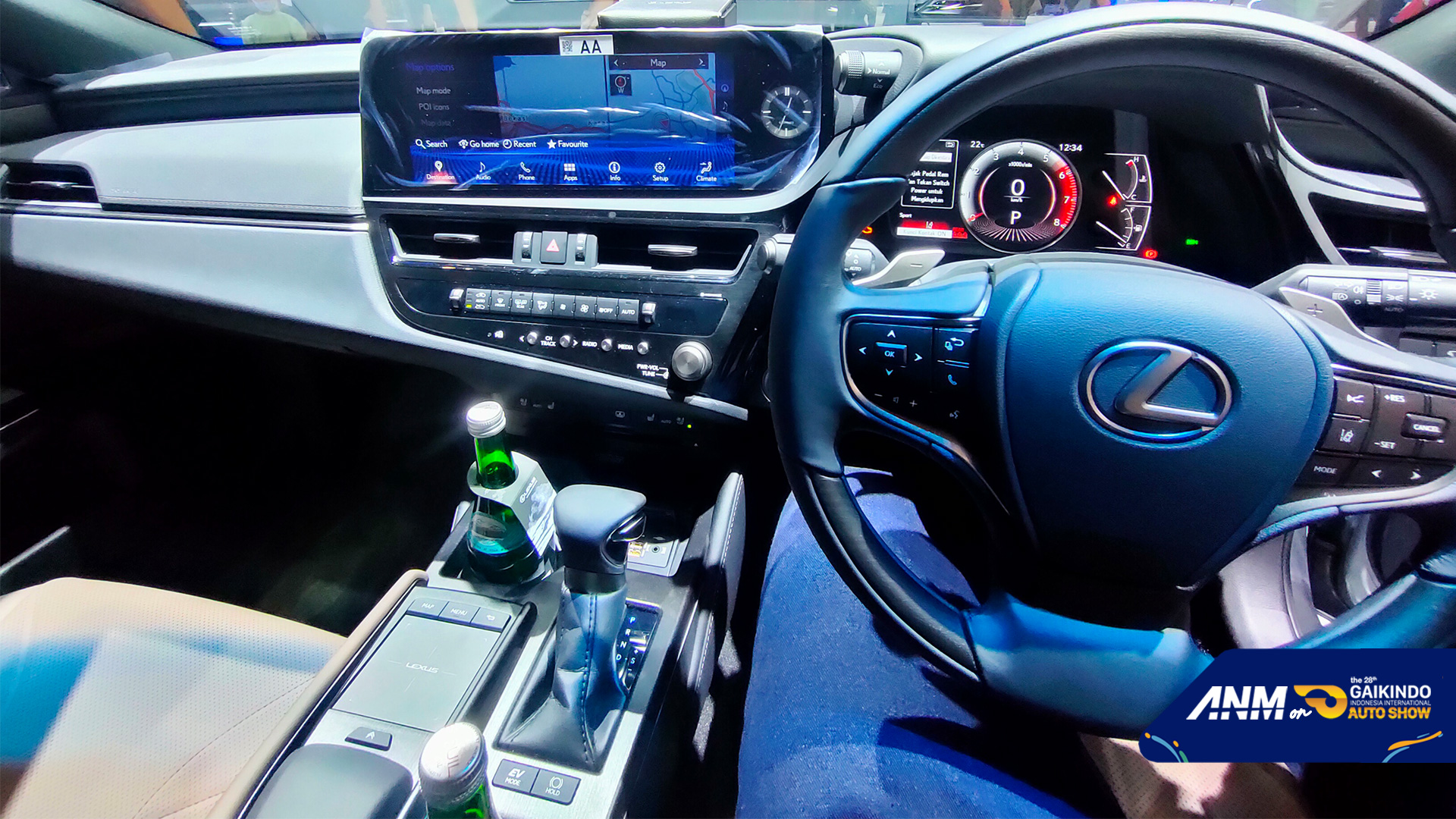 Berita, lexus-es-interior: GIIAS 2021: Lexus Luncurkan ES300h