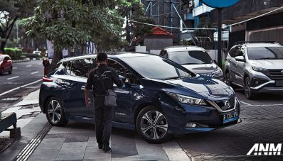 Publik Surabaya Antusias Coba Nissan Leaf, tanda – tanda? Publik Surabaya Antusias Coba Nissan Leaf, tanda – tanda?