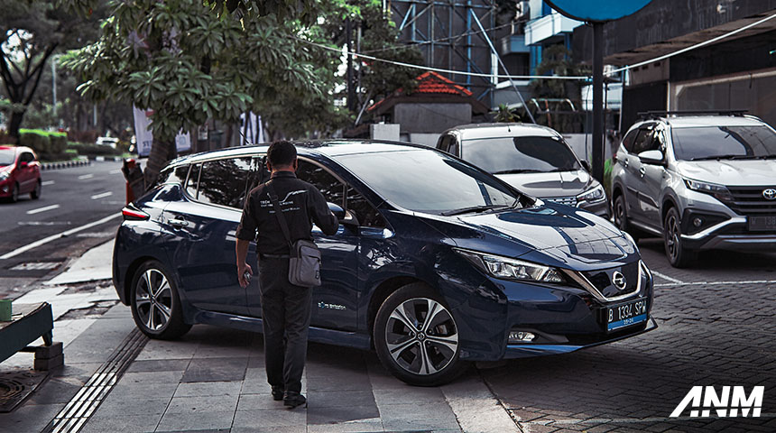 Berita, Review Nissan Leaf Surabaya: Publik Surabaya Antusias Coba Nissan Leaf, tanda – tanda?