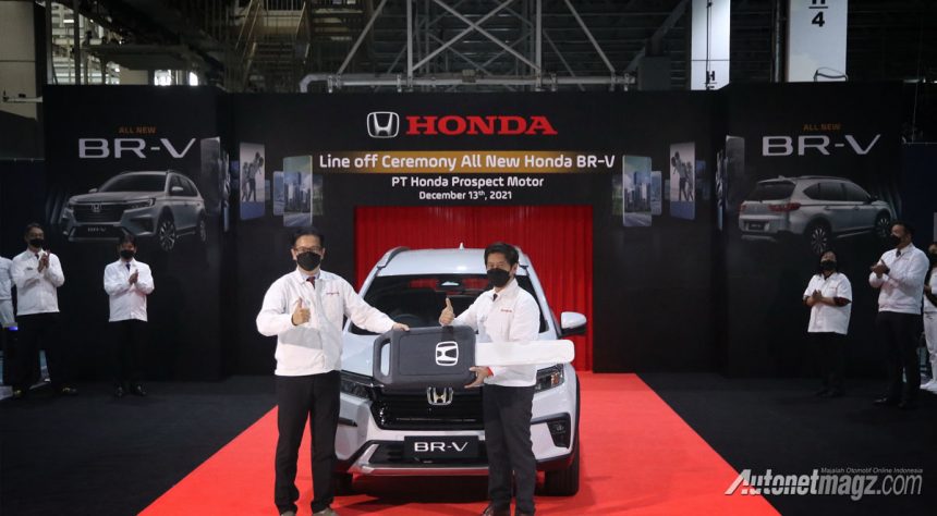 Honda BR-V Mulai Diproduksi Massal, Pengiriman Sebentar Lagi! Honda BR-V Mulai Diproduksi Massal, Pengiriman Sebentar Lagi!