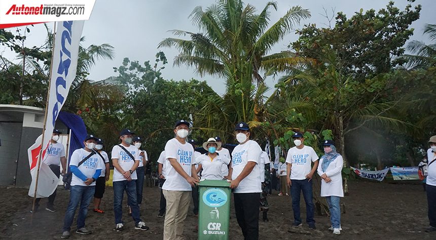 Suzuki Gelar Kegiatan Bersih-bersih Pantai Pangandaran Suzuki Gelar Kegiatan Bersih-bersih Pantai Pangandaran