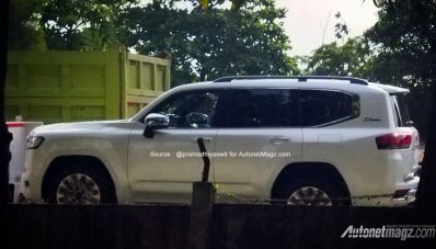 Toyota Land Cruiser 300 Sudah Mendarat di Indonesia! Toyota Land Cruiser 300 Sudah Mendarat di Indonesia!