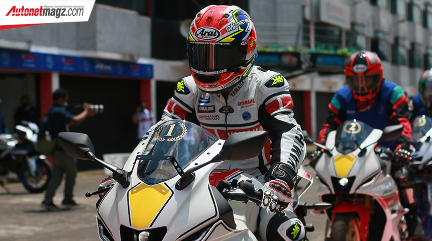 Berita, yamaha-r15-v4-blu-cru-indonesia-1: Yamaha bLU cRU Indonesia, Perkuat Passion Racing Para Fans!