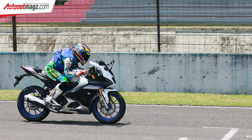 Berita, yamaha-r15-v4-blu-cru-indonesia-2: Yamaha bLU cRU Indonesia, Perkuat Passion Racing Para Fans!