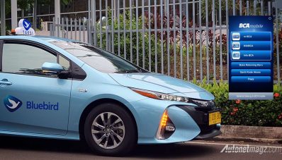 Pesan Taksi Lewat Mobile Banking? Eh, Bisa Lho! Pesan Taksi Lewat Mobile Banking? Eh, Bisa Lho!