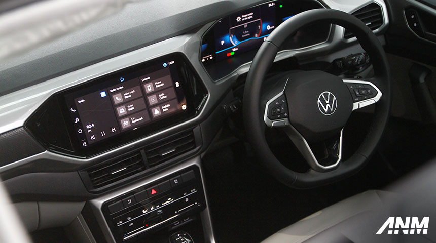Berita, Dashboard Volkswagen T-Cross: Volkswagen T-Cross Resmi Mengaspal di Indonesia, Harga 488 Jutaan!