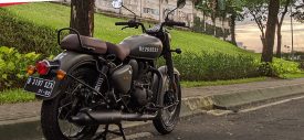 royal-enfield-classic-350-2022-signals-marsh-grey-review-side
