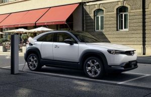 Mazda MX-30 Dirlis di Malaysia, Harga Kurang dari Rp 700 Juta! Mazda MX-30 Dirlis di Malaysia, Harga Kurang dari Rp 700 Juta!