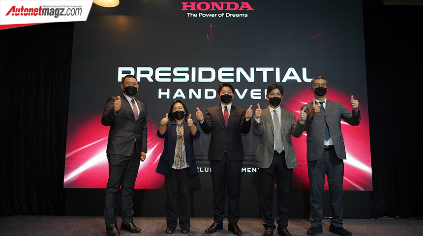 Berita, honda-president-handover-3: PT Honda Prospect Motor Umumkan Presidir Direkur Baru