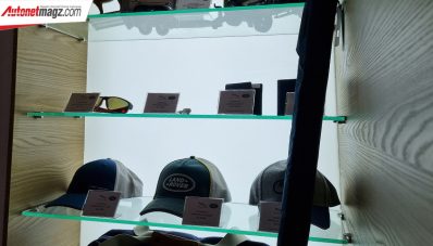 Liat Land Rover Terbaru Sambil Jalan-Jalan Di Mall? Bisa! Liat Land Rover Terbaru Sambil Jalan-Jalan Di Mall? Bisa!