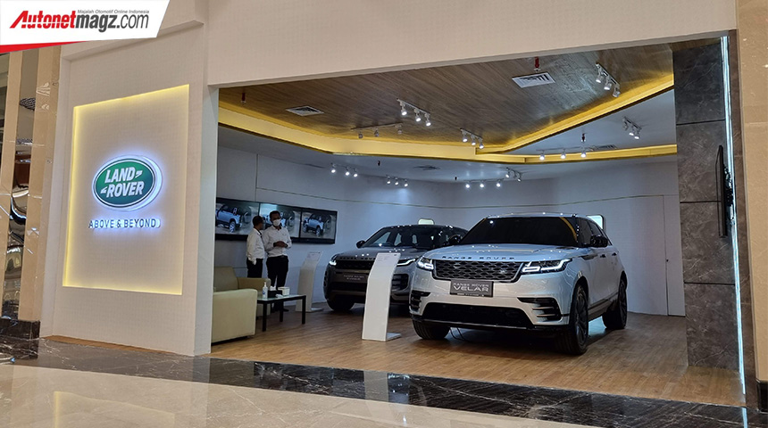 Berita, land-rover-pop-up-display-2022-pondok-indah-mall-3-thumbnail: Liat Land Rover Terbaru Sambil Jalan-Jalan Di Mall? Bisa!