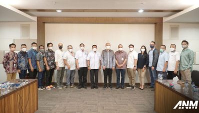 PERIKLINDO Electric Vehicle Show (PEVS) 2022 : Buat Yang Kepo Kendaraan Listrik! PERIKLINDO Electric Vehicle Show (PEVS) 2022 : Buat Yang Kepo Kendaraan Listrik!