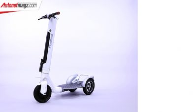 Honda Perkenalkan Skuter Listrik Terbaru Mereka, Honda Striemo Honda Perkenalkan Skuter Listrik Terbaru Mereka, Honda Striemo