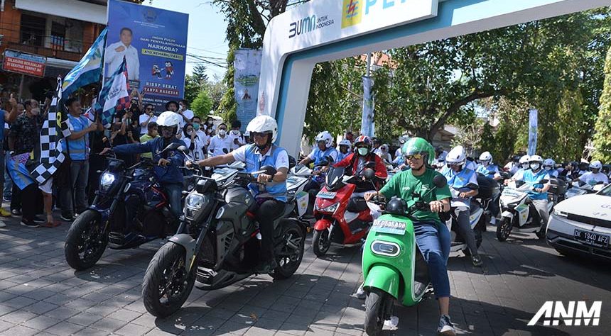 Gandeng PLN, Grab Komitmen Tambah SPBKLU di Jawa Bali! Gandeng PLN, Grab Komitmen Tambah SPBKLU di Jawa Bali!
