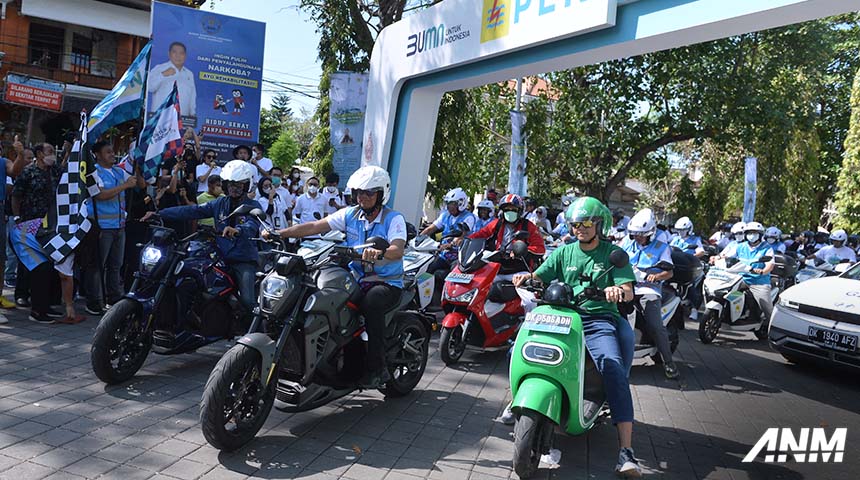 Berita, Grab Electric: Gandeng PLN, Grab Komitmen Tambah SPBKLU di Jawa Bali!