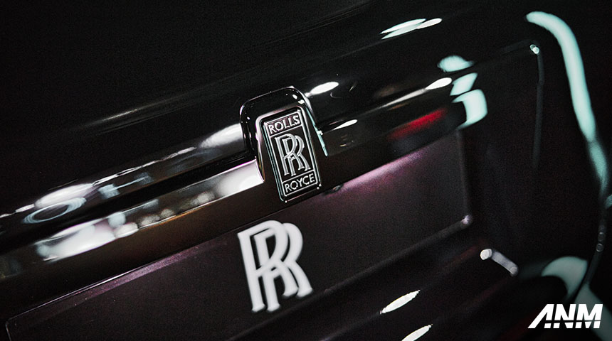 Berita, Rolls Royce Ghost Black Badge Surabaya: Rolls Royce Ghost Black Badge Sampai di Surabaya, Semarang Menyusul!