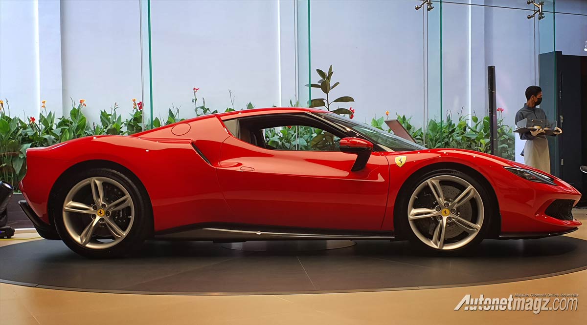 Berita, ferrari-296-gtb-side: Ferrari Indonesia Tempati Showroom Baru di Jakarta!