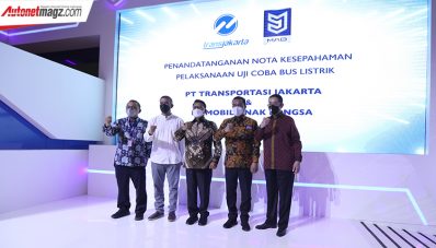 Transjakarta Tekan MoU Bus Listrik dengan PT MAB Transjakarta Tekan MoU Bus Listrik dengan PT MAB