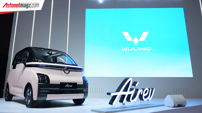 Berita, wuling-airev: Wuling Tampilkan Air ev di Periklindo Electric Vehicle Show 2022