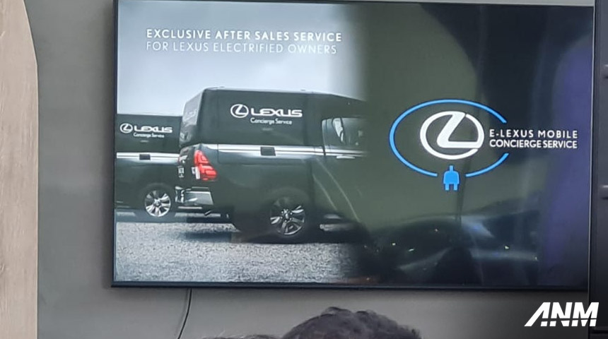 Berita, Lexus Electrified Mobile Service: GIIAS 2022 : Lexus UX300e Jadi Official Car G20, UX250h F Sport Meluncur