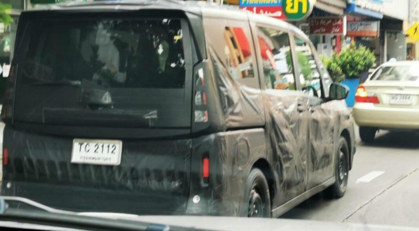 Nissan Serena C28 Termonitor di Thailand, ASEAN Bakal Kebagian?? Nissan Serena C28 Termonitor di Thailand, ASEAN Bakal Kebagian??