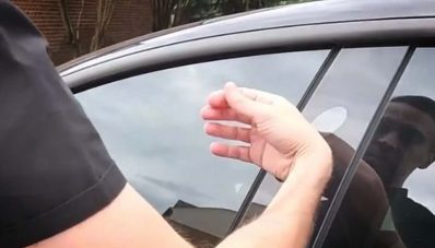 Orang Ini Bisa Menghidupkan Mobil Tanpa Kunci, Kok Bisa? Orang Ini Bisa Menghidupkan Mobil Tanpa Kunci, Kok Bisa?