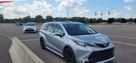toyota-sienna-hitchless-2