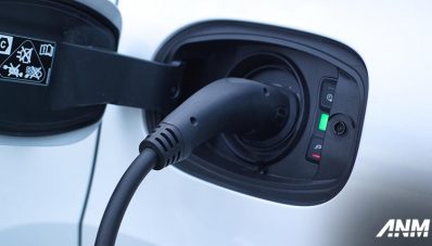 Porsche Cayenne E-Hybrid Hadir di Surabaya, Pelanggan Bisa Coba! Porsche Cayenne E-Hybrid Hadir di Surabaya, Pelanggan Bisa Coba!