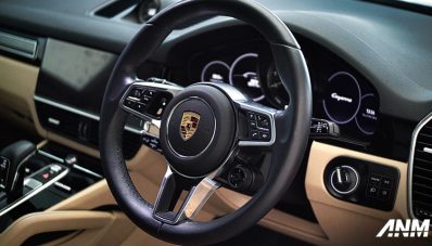 Porsche Cayenne E-Hybrid Hadir di Surabaya, Pelanggan Bisa Coba! Porsche Cayenne E-Hybrid Hadir di Surabaya, Pelanggan Bisa Coba!