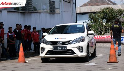 Daihatsu Berikan Tips Berkendara Aman di Auto Clinic Bandung Daihatsu Berikan Tips Berkendara Aman di Auto Clinic Bandung