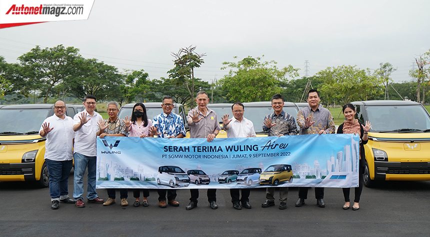 Wuling Serahkan Air ev Kepada Jusuf Hamka Sebagai Pelanggan Fleet Pertama Wuling Serahkan Air ev Kepada Jusuf Hamka Sebagai Pelanggan Fleet Pertama