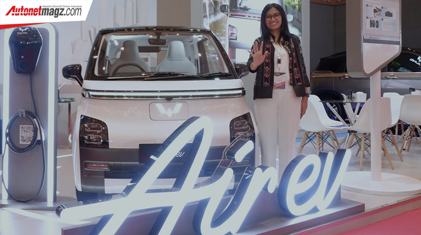 Berita, wuling-indonesia-electric-motor-show-2022-air-ev: Wuling Pamerkan Almaz Hybrid Dan Air EV Di IEMS 2022